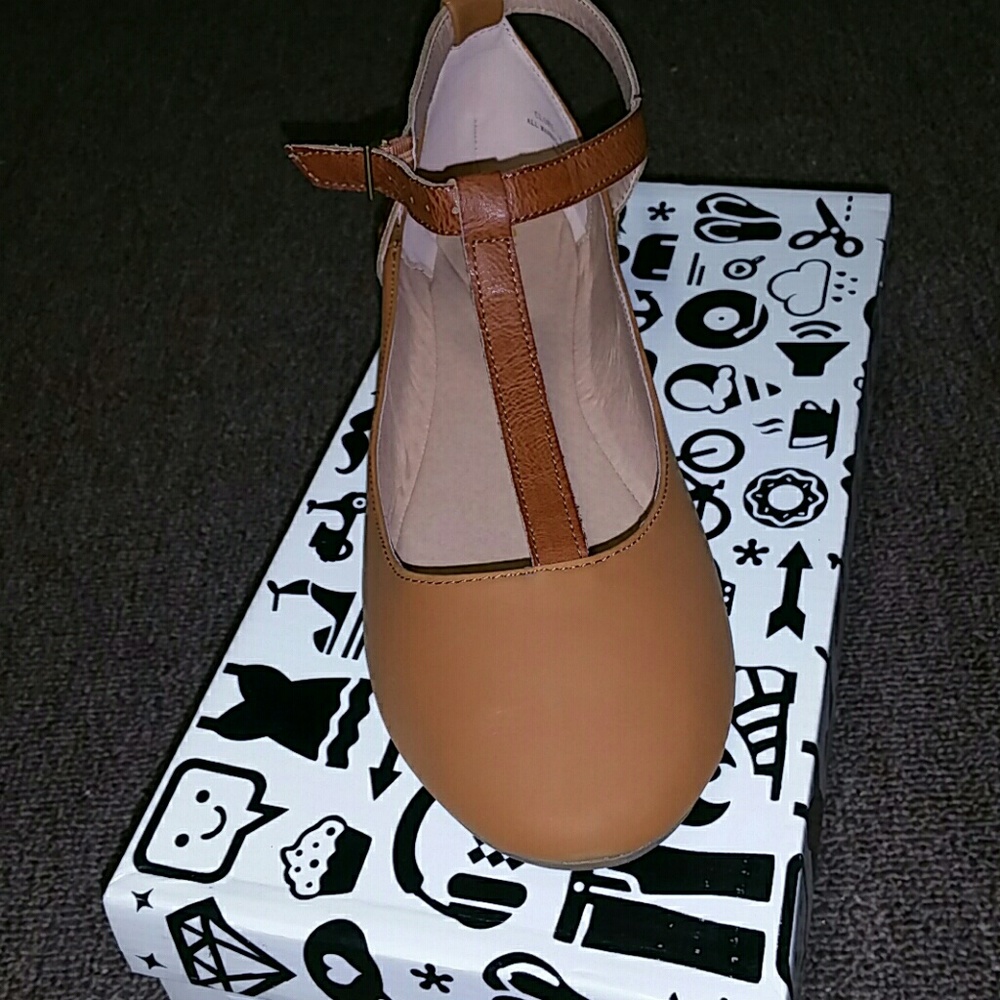 Flats - Picture 2 of 3